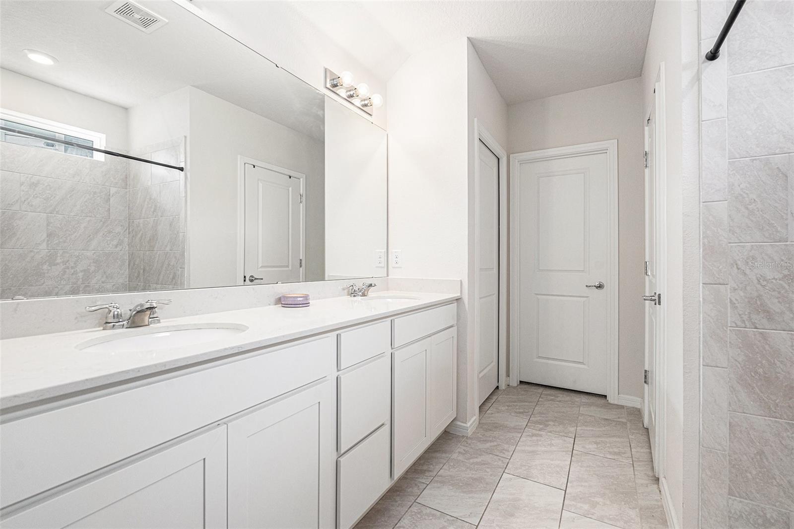 Image 11 of 42 For 30572 Thunderbird Drive
