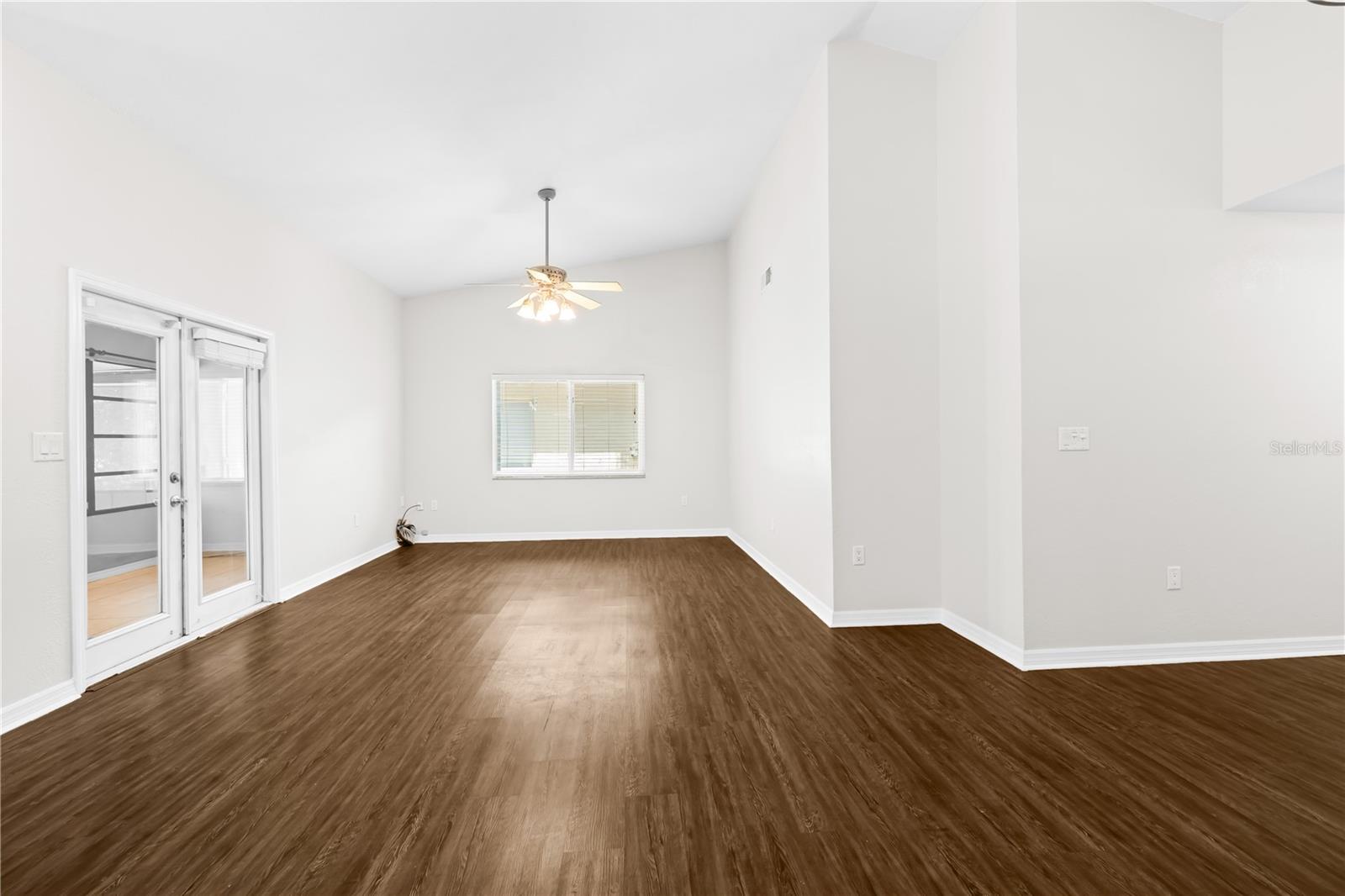Image 11 of 30 For 10900 Livingston Drive