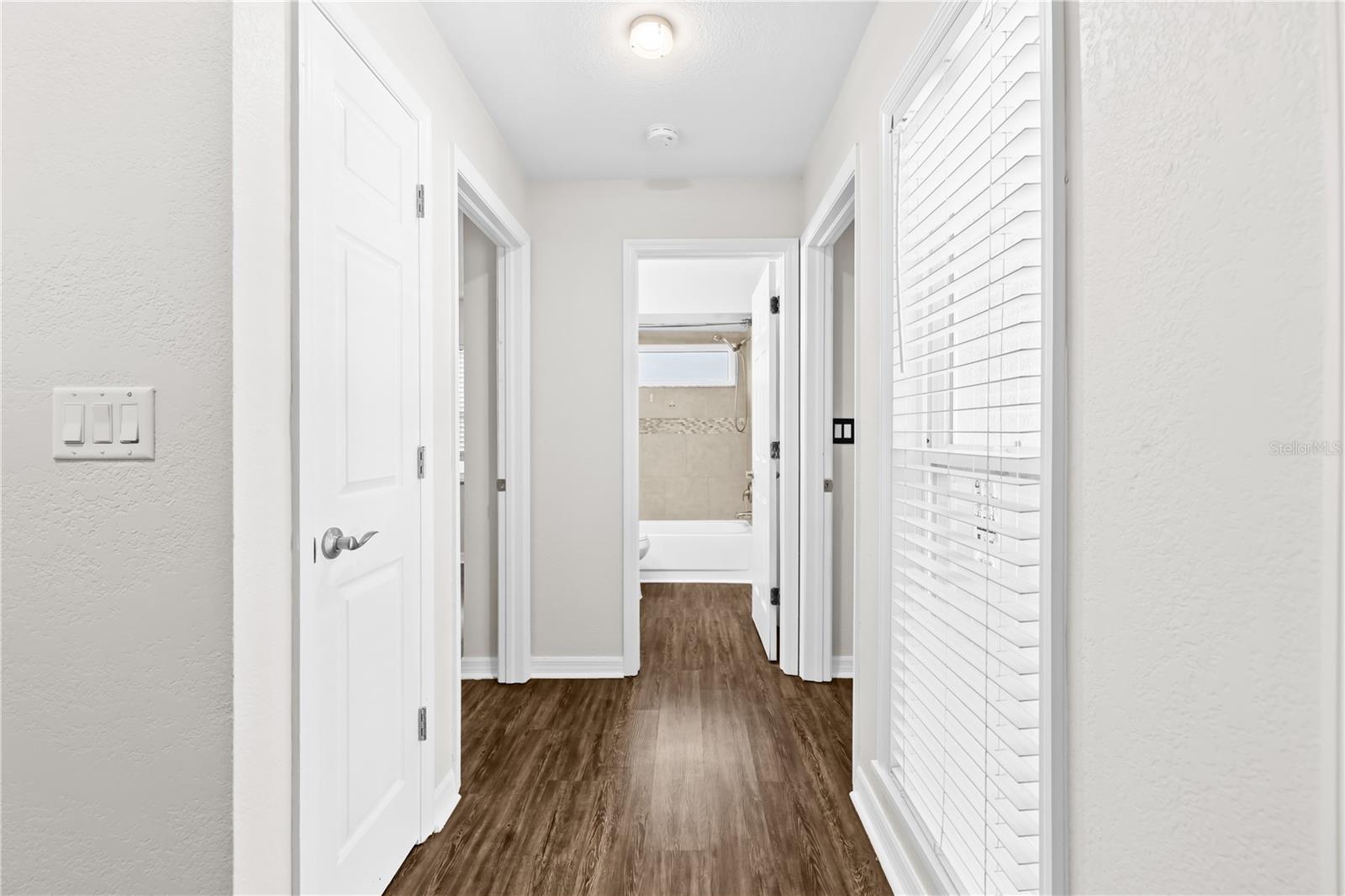Image 16 of 30 For 10900 Livingston Drive