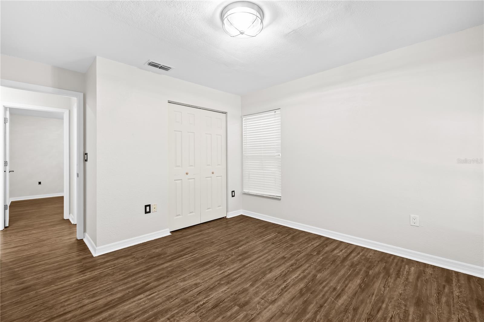 Image 19 of 30 For 10900 Livingston Drive