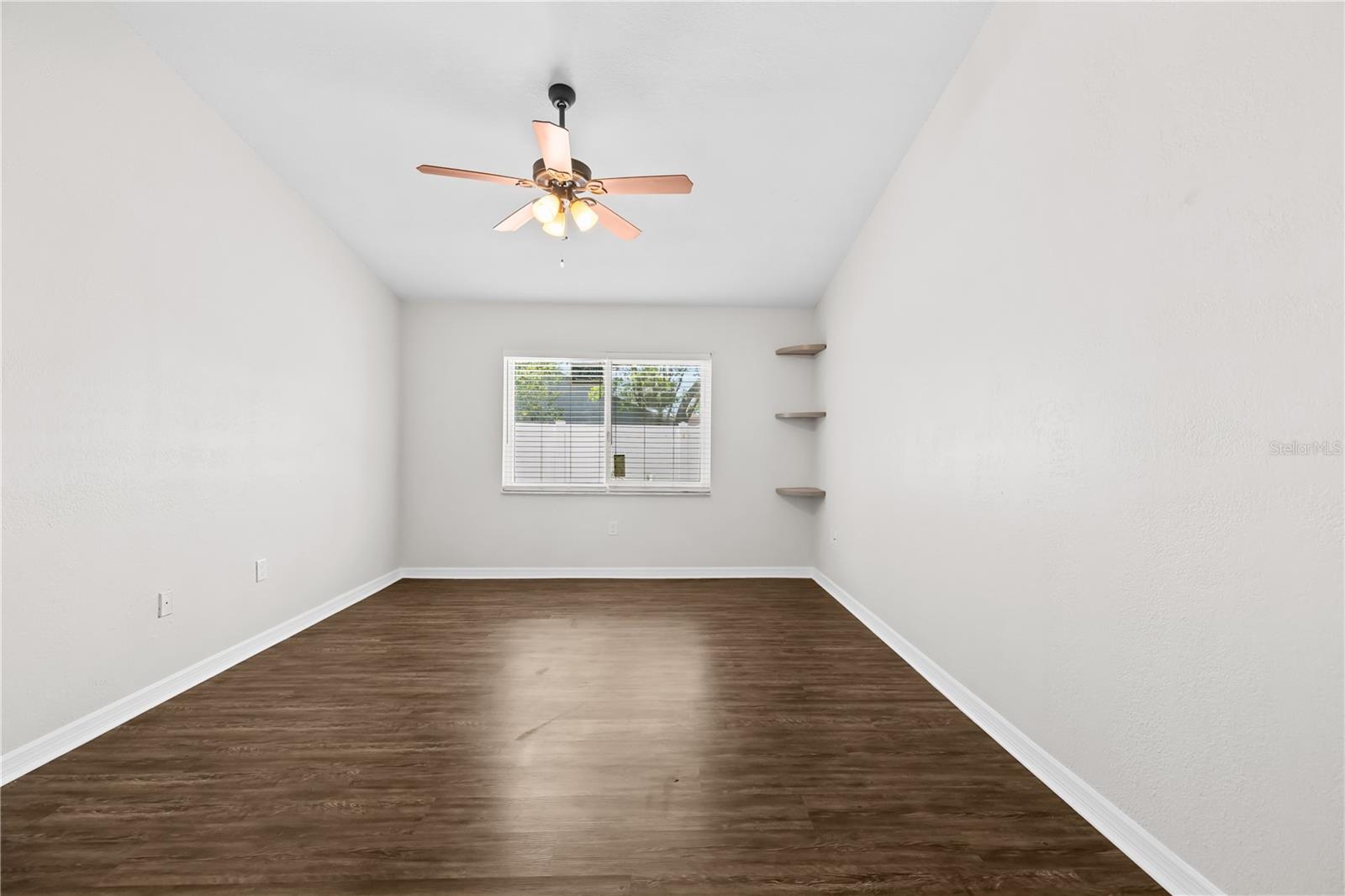 Image 20 of 30 For 10900 Livingston Drive