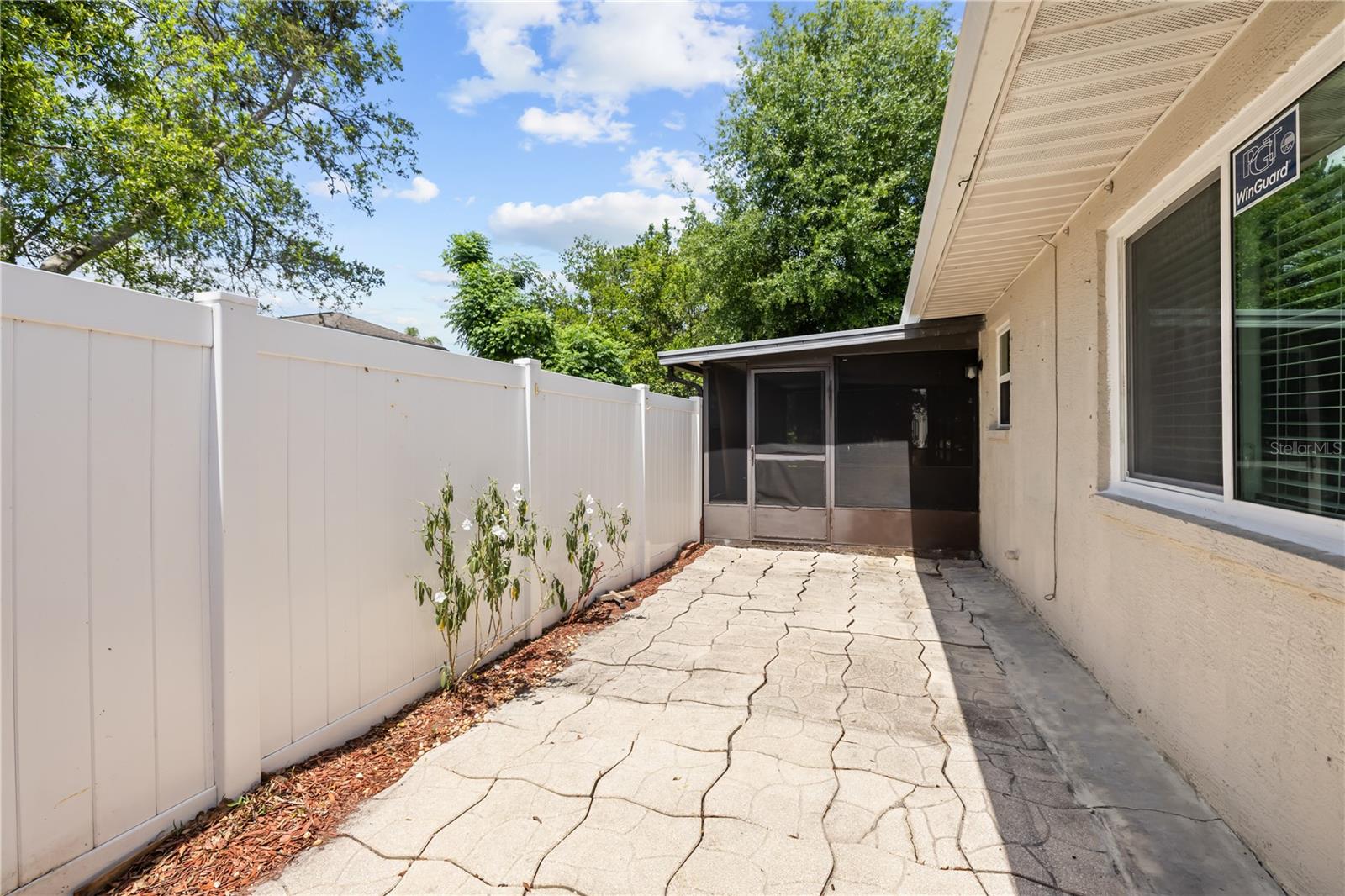 Image 26 of 30 For 10900 Livingston Drive