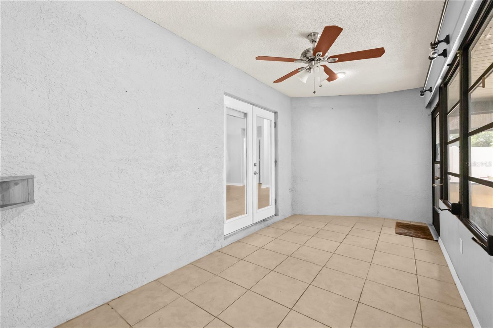 Image 29 of 30 For 10900 Livingston Drive