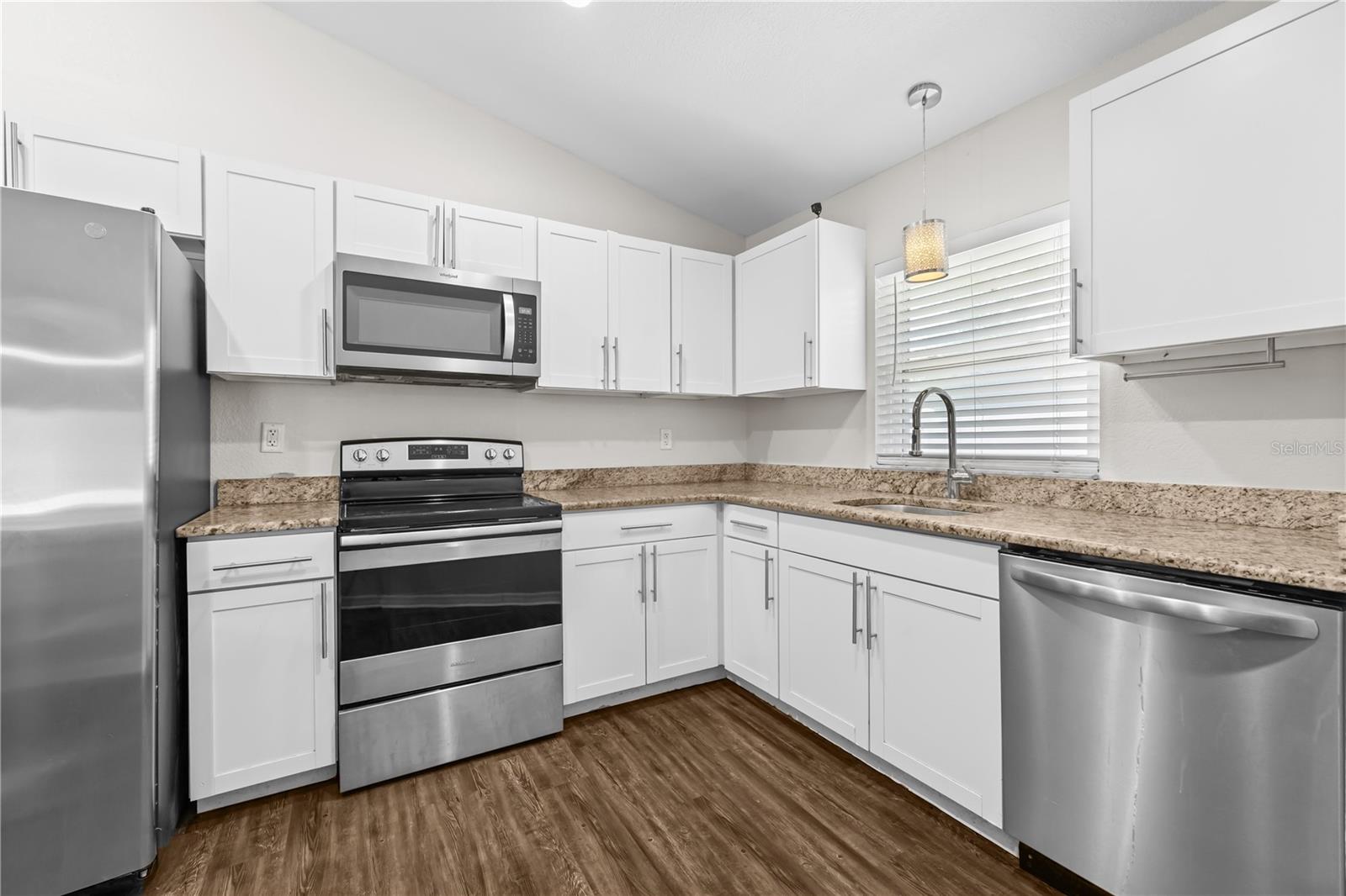 Image 4 of 30 For 10900 Livingston Drive