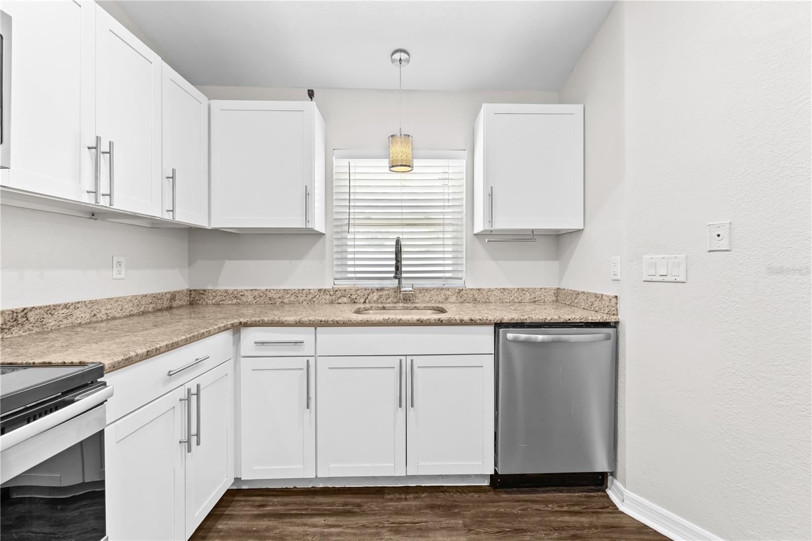 Image 5 of 30 For 10900 Livingston Drive