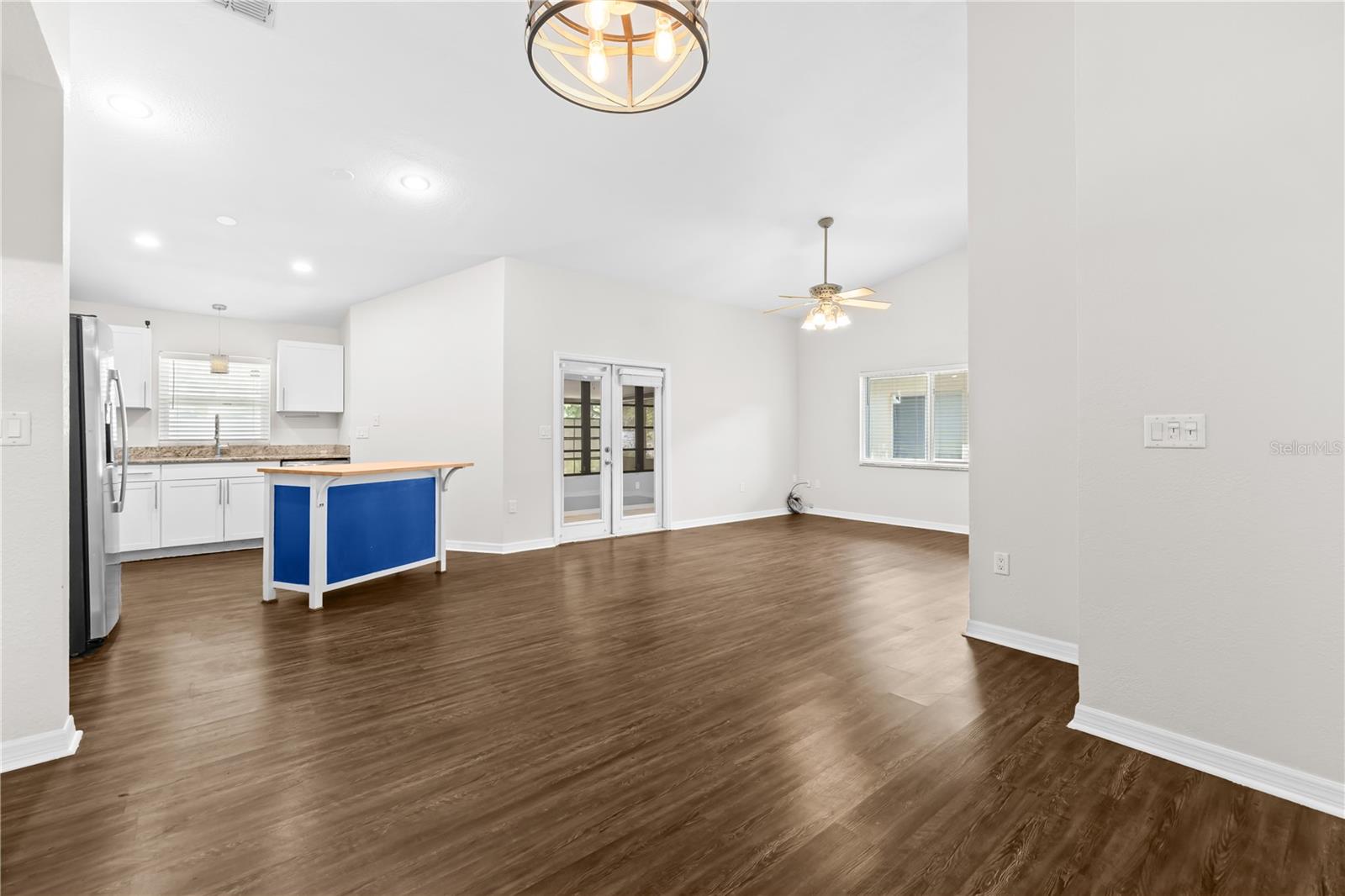 Image 7 of 30 For 10900 Livingston Drive