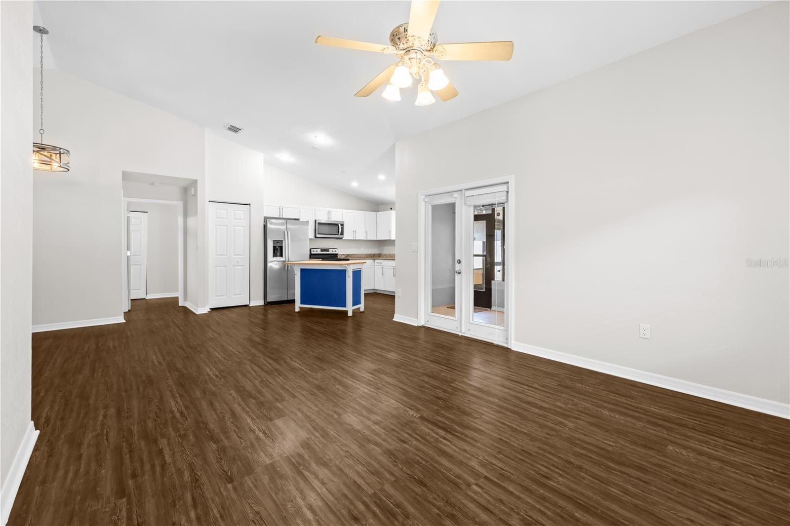 Image 8 of 30 For 10900 Livingston Drive