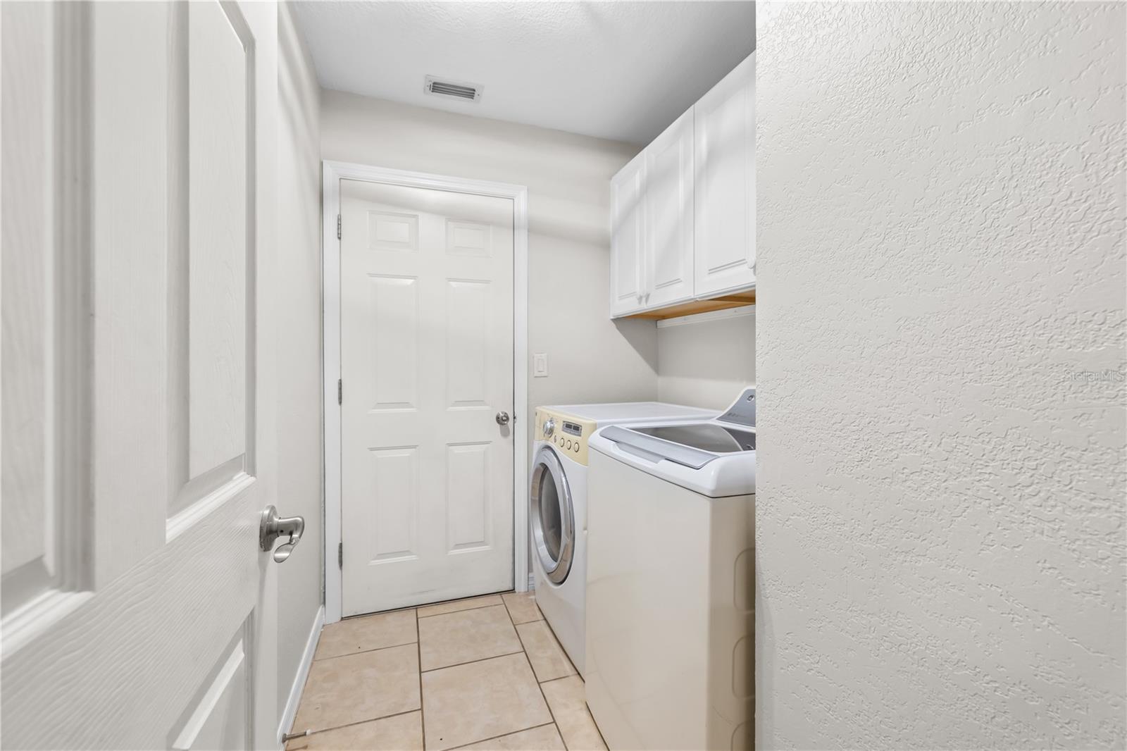 Image 9 of 30 For 10900 Livingston Drive