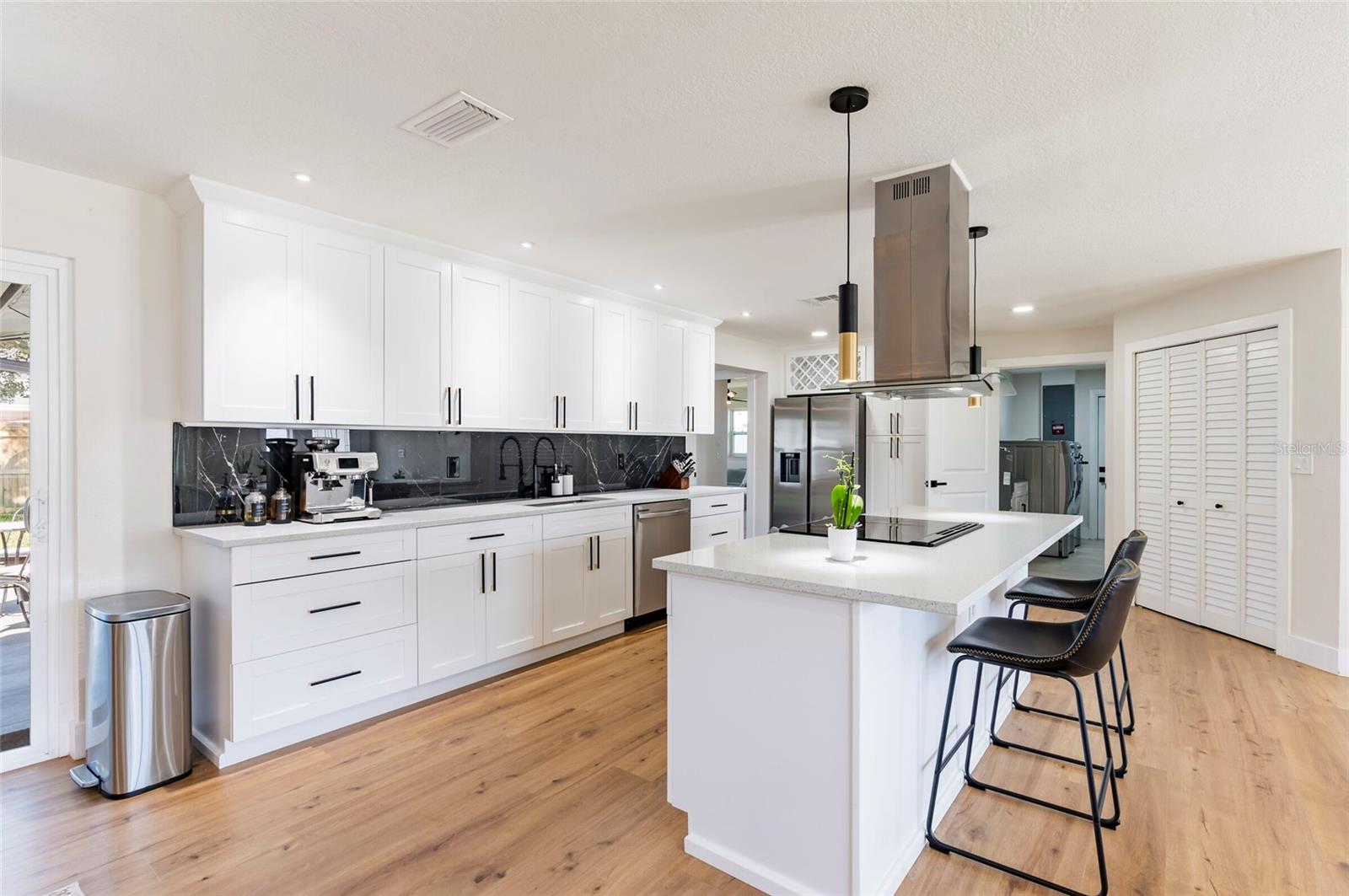 Listing photo id 13 for 14261 113th Avenue