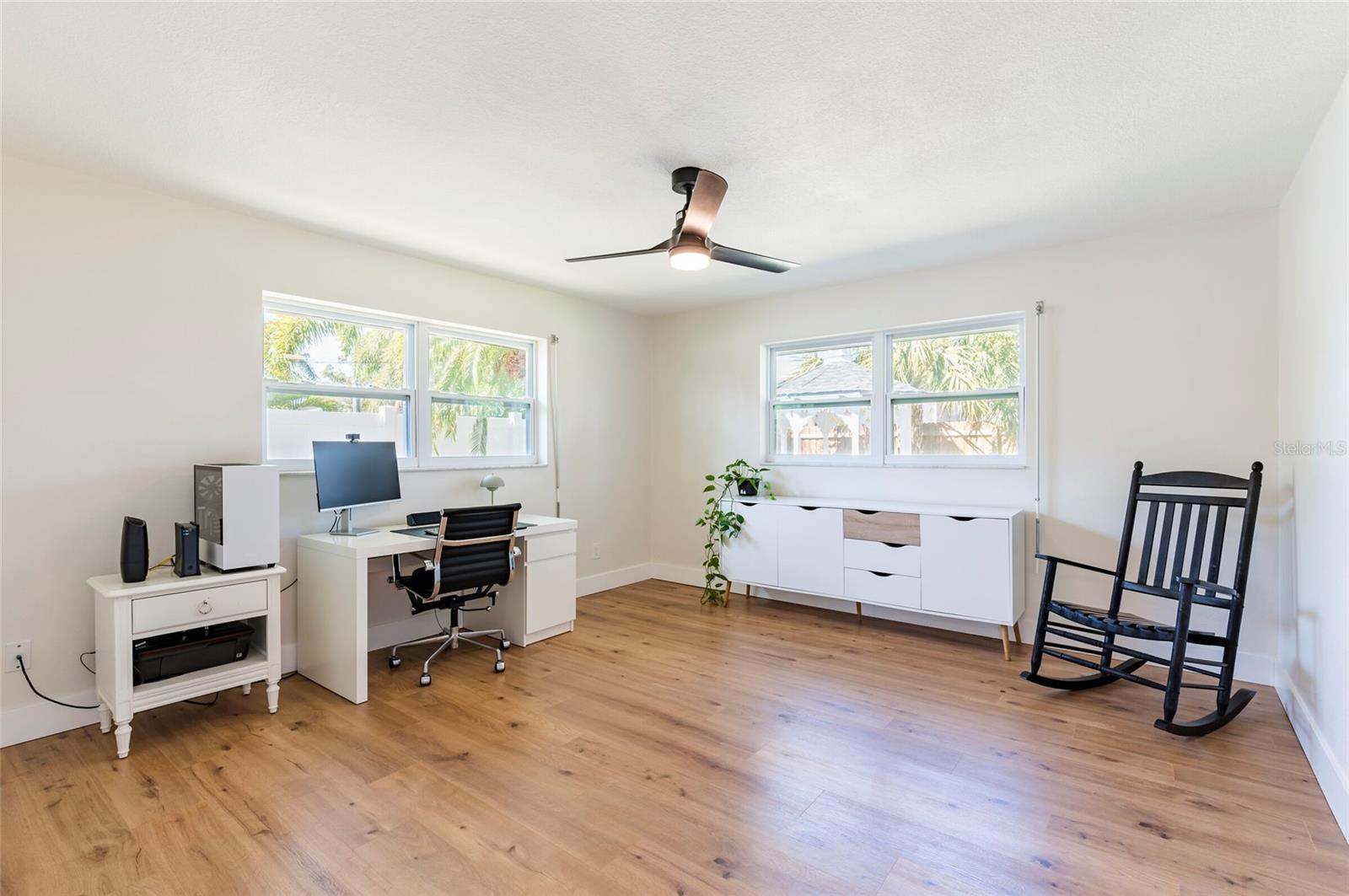 Listing photo id 18 for 14261 113th Avenue