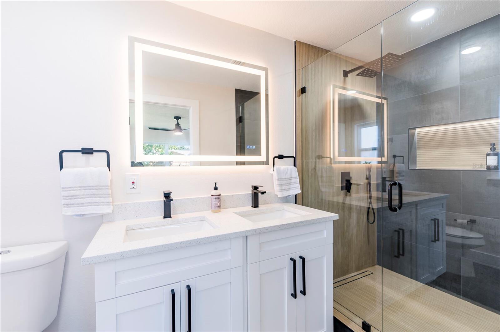 Listing photo id 22 for 14261 113th Avenue