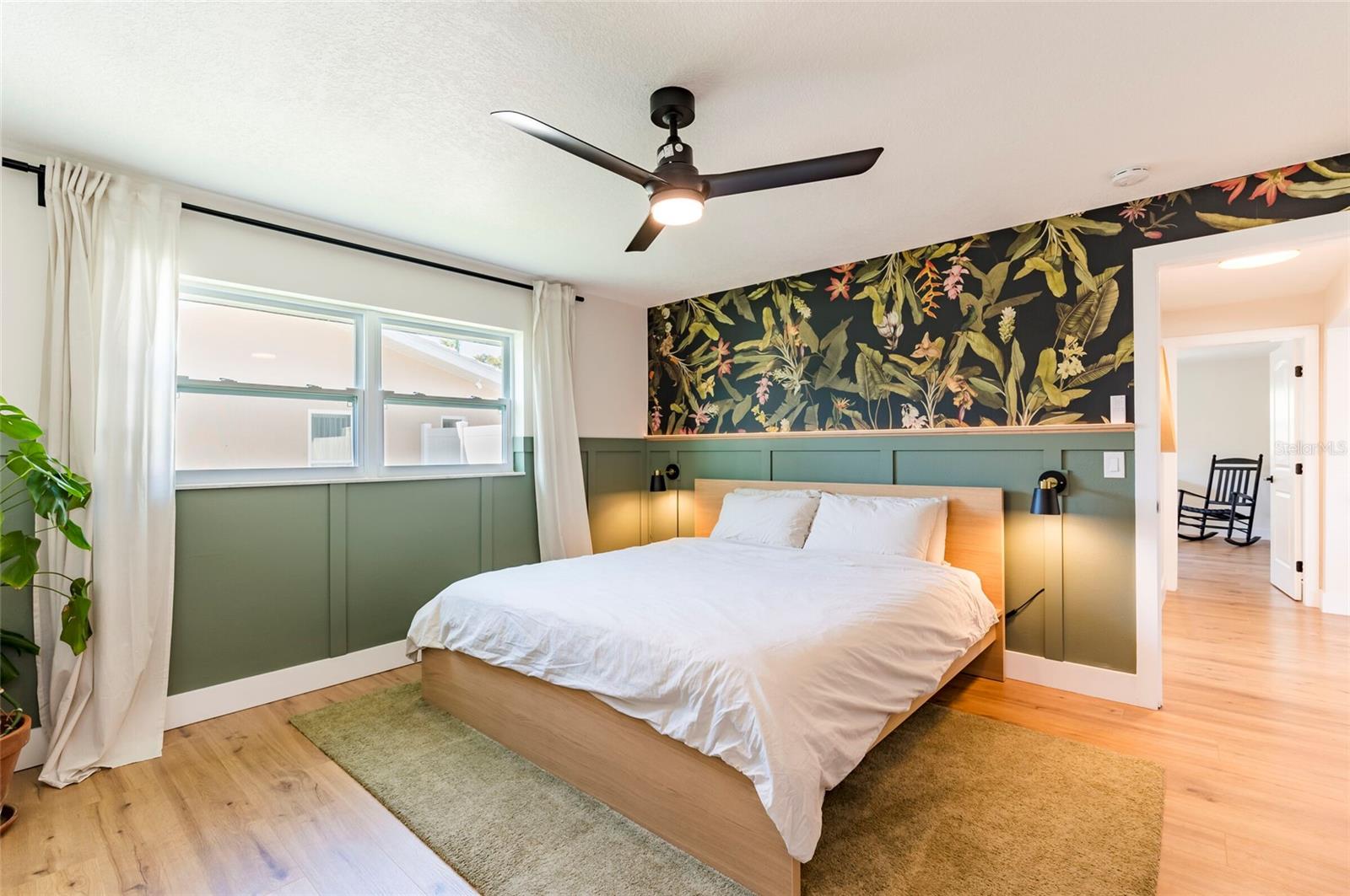 Listing photo id 25 for 14261 113th Avenue