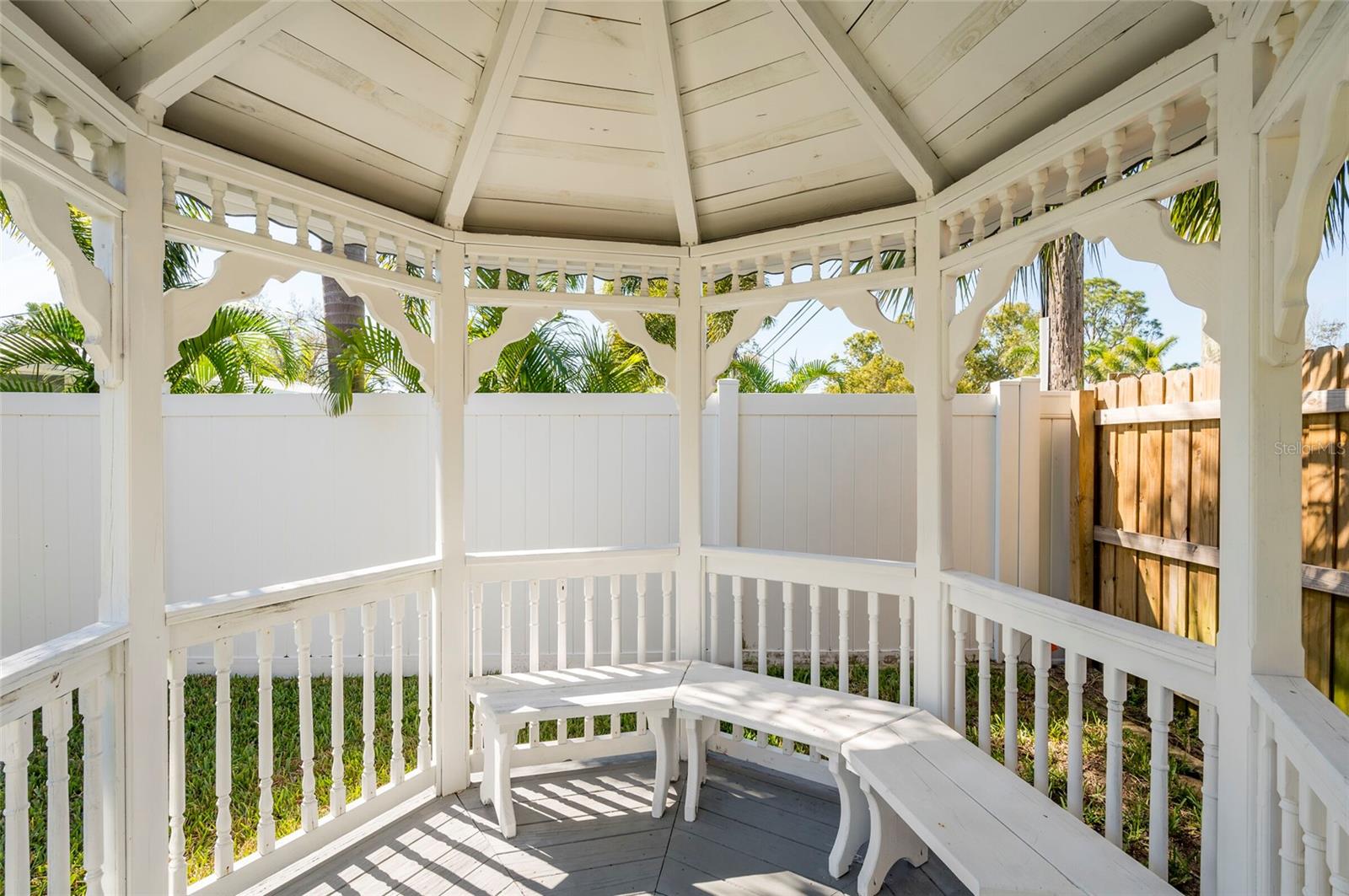 Listing photo id 33 for 14261 113th Avenue