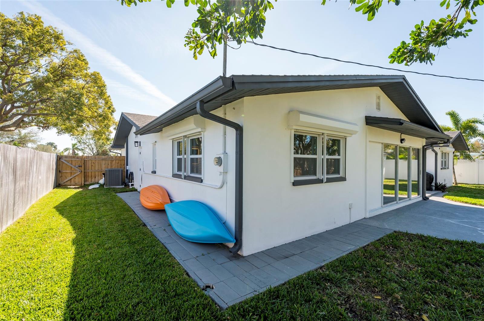 Listing photo id 37 for 14261 113th Avenue
