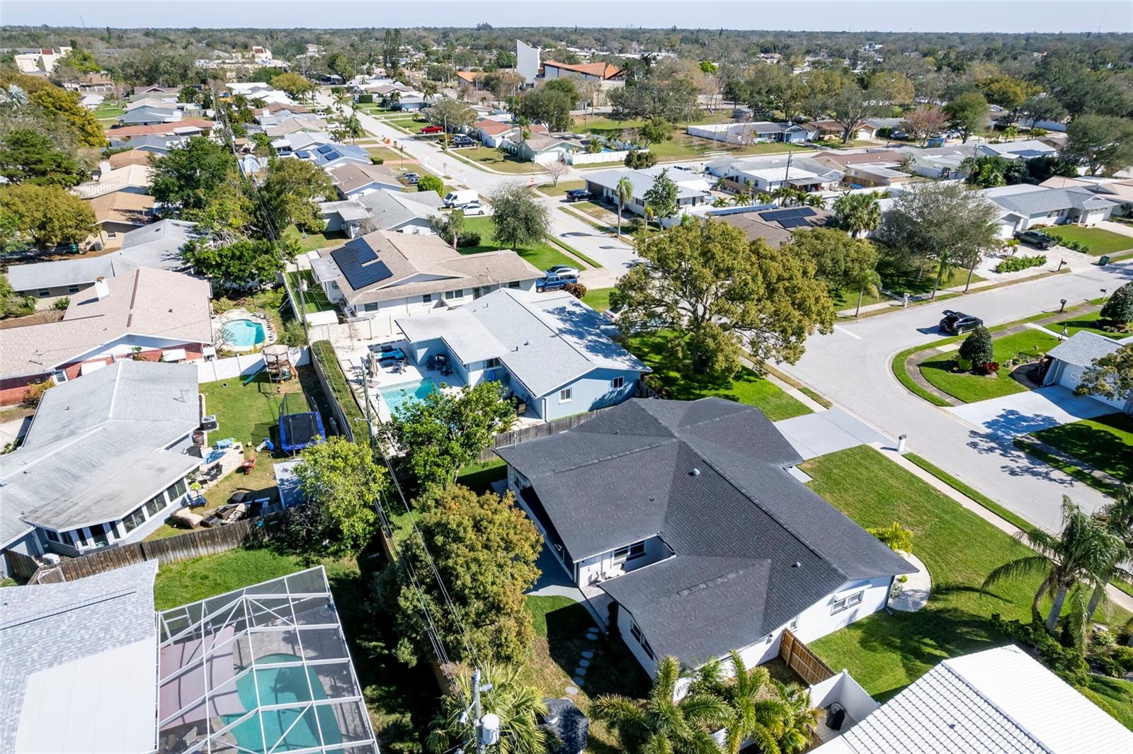 Listing photo id 40 for 14261 113th Avenue
