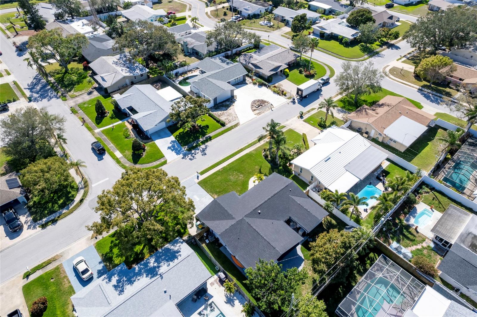 Listing photo id 41 for 14261 113th Avenue
