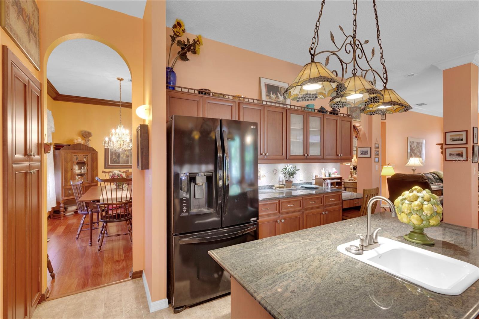 Listing photo id 13 for 2015 Long Branch Lane