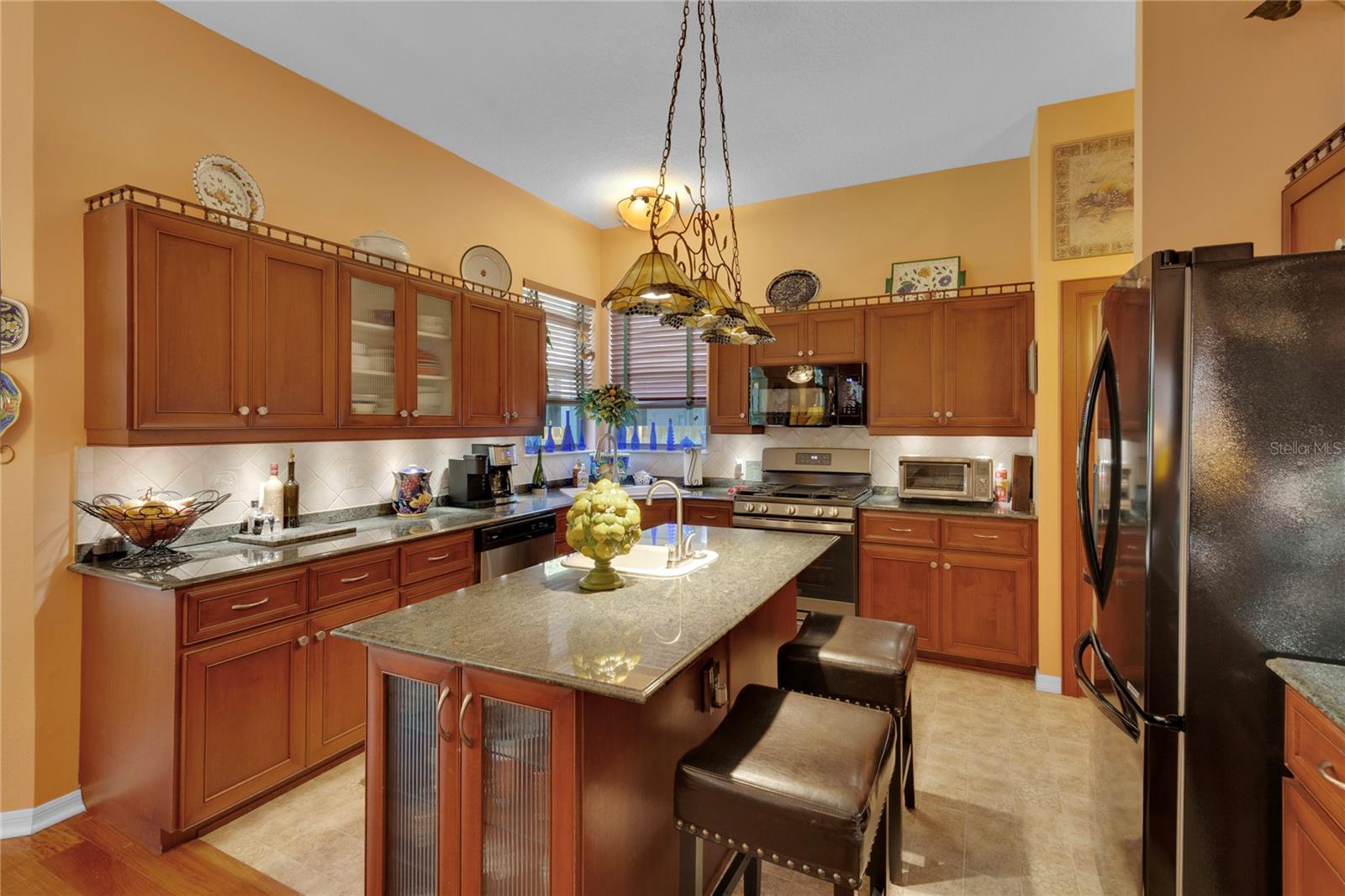 Listing photo id 15 for 2015 Long Branch Lane