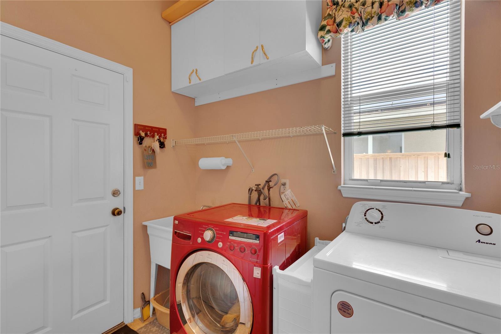 Listing photo id 27 for 2015 Long Branch Lane