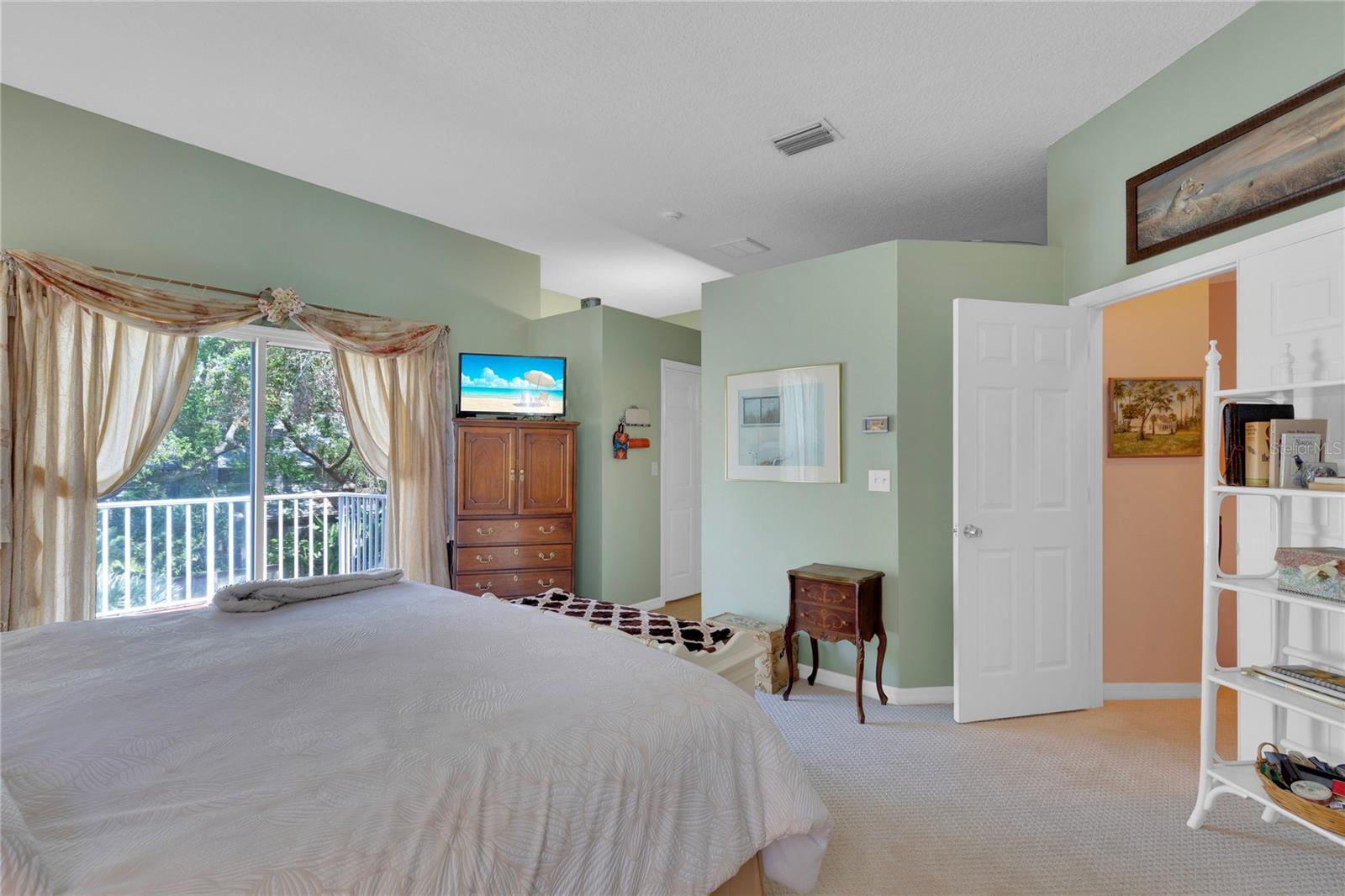 Listing photo id 33 for 2015 Long Branch Lane