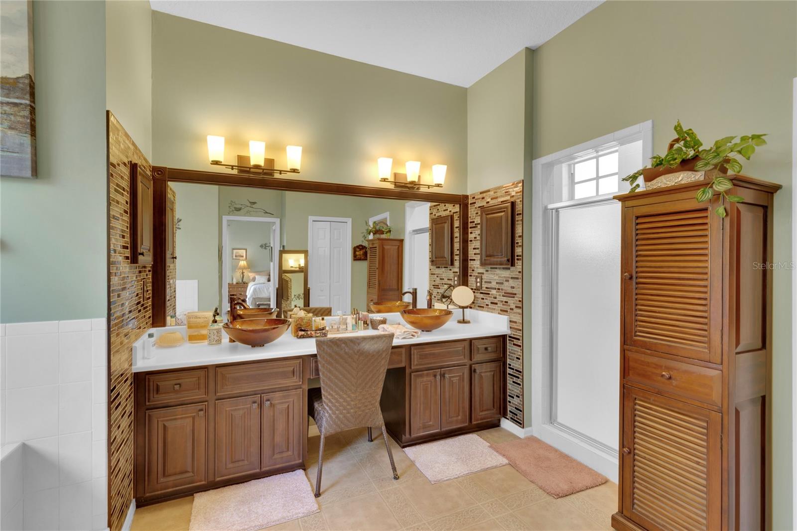 Listing photo id 35 for 2015 Long Branch Lane