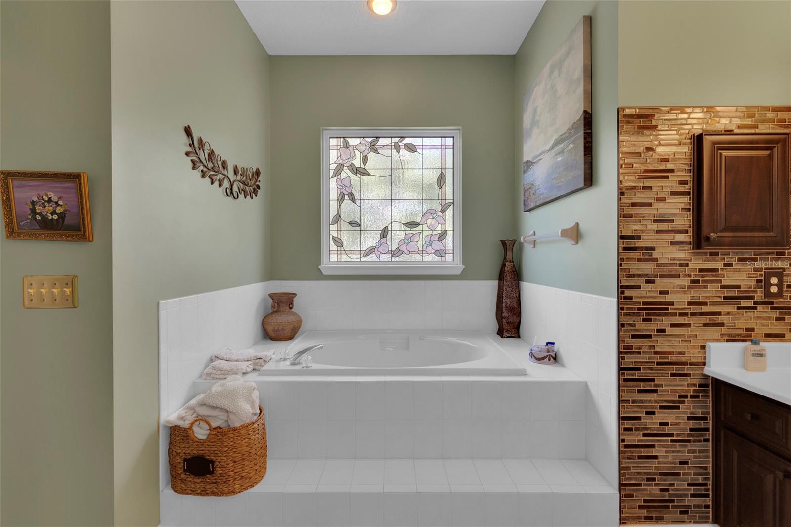 Listing photo id 37 for 2015 Long Branch Lane