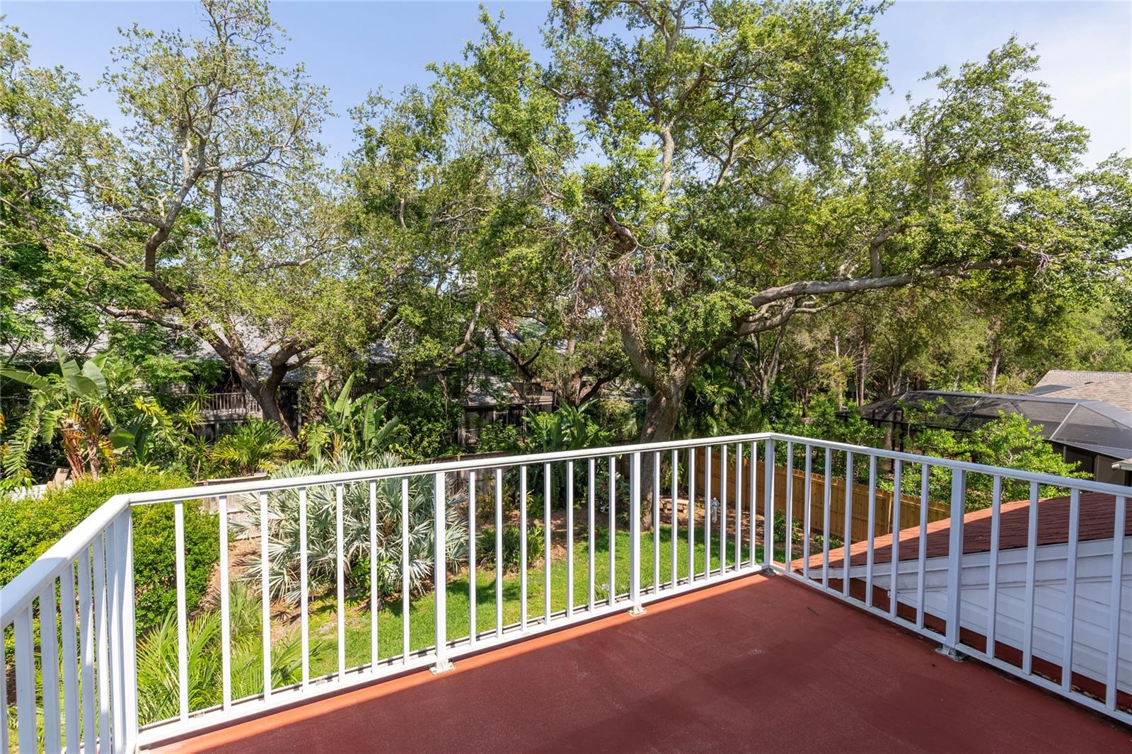 Listing photo id 39 for 2015 Long Branch Lane