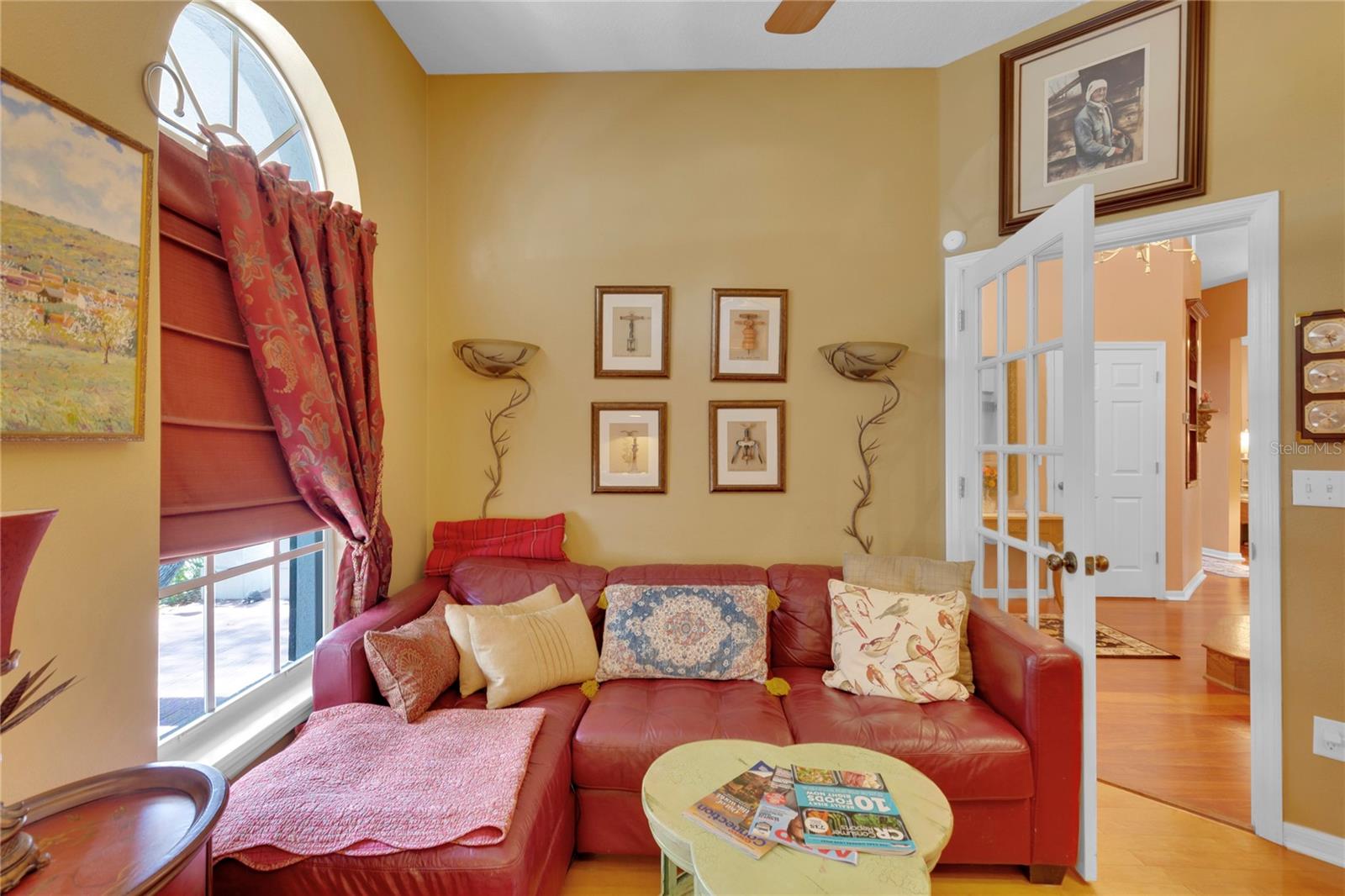 Listing photo id 7 for 2015 Long Branch Lane
