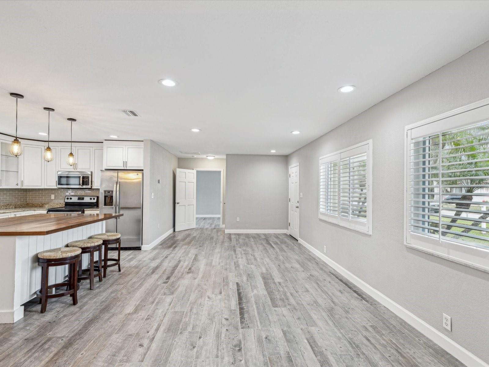 Image 10 of 67 For 605 Gardenia Street