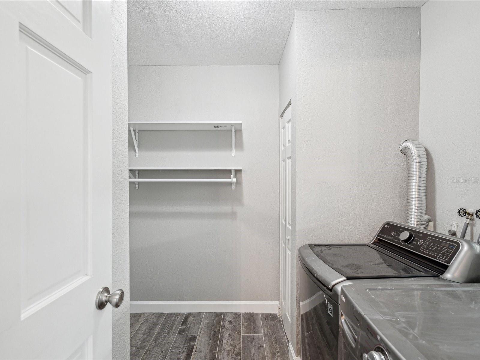 Image 16 of 67 For 605 Gardenia Street