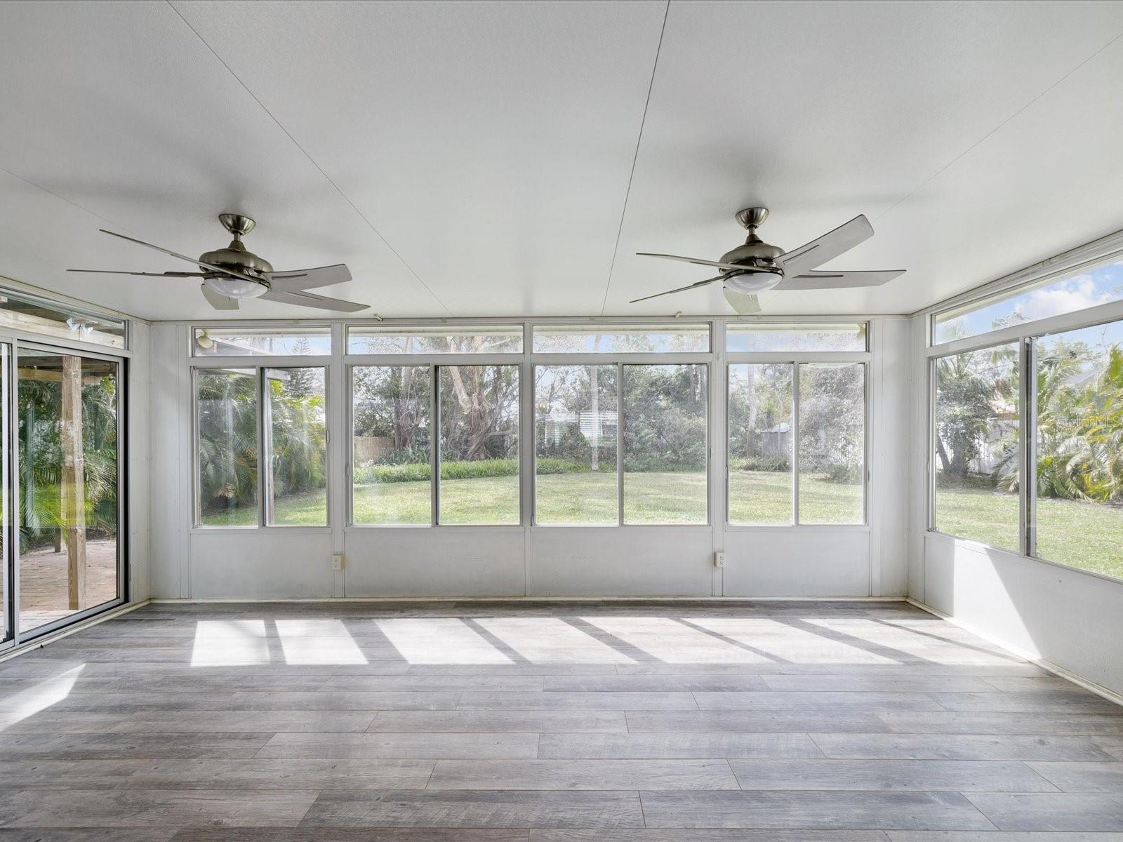 Image 27 of 67 For 605 Gardenia Street
