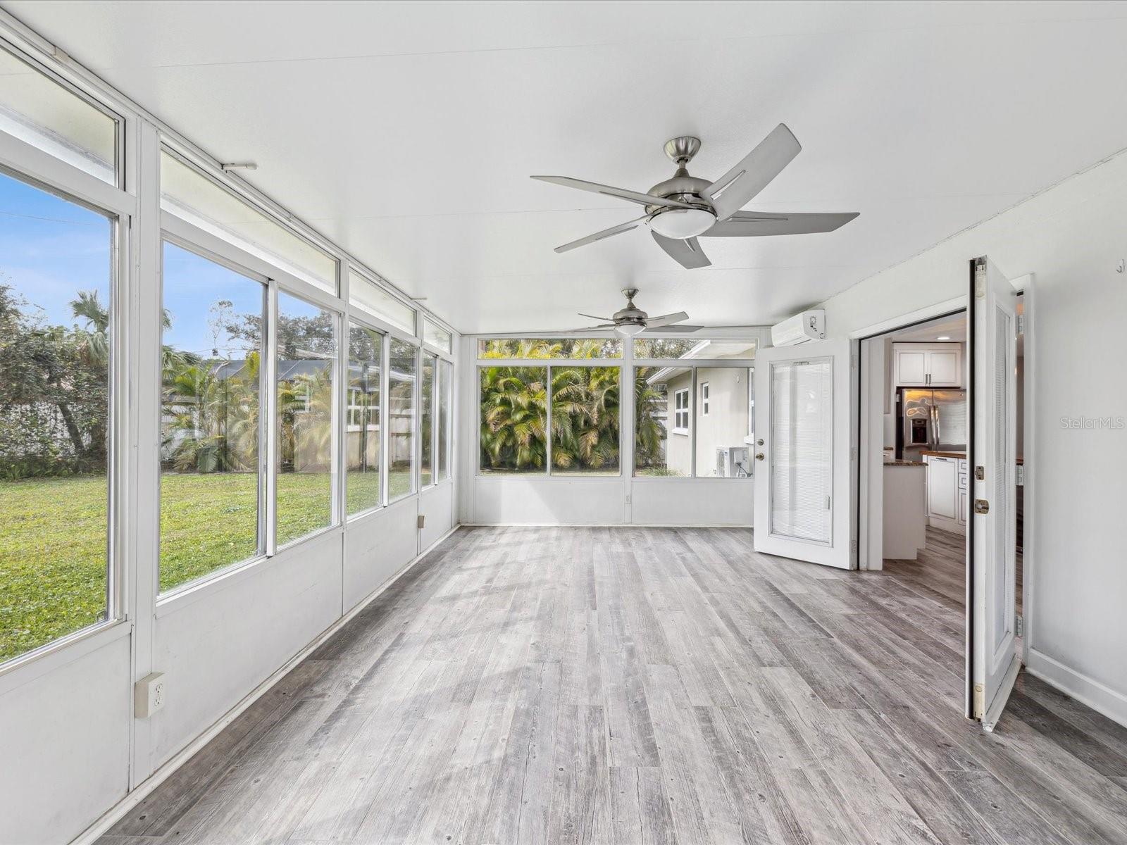 Image 28 of 67 For 605 Gardenia Street