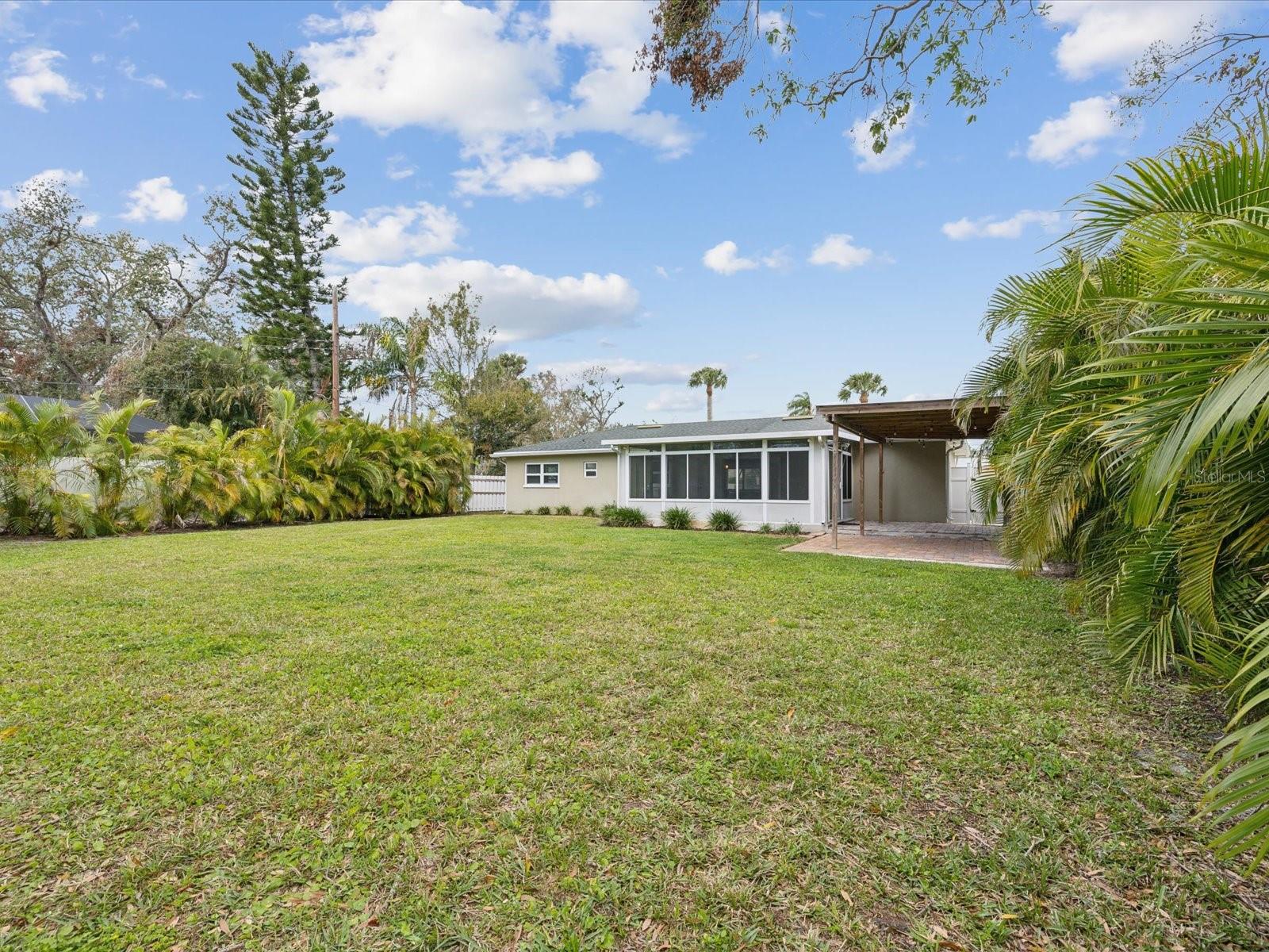 Image 30 of 67 For 605 Gardenia Street