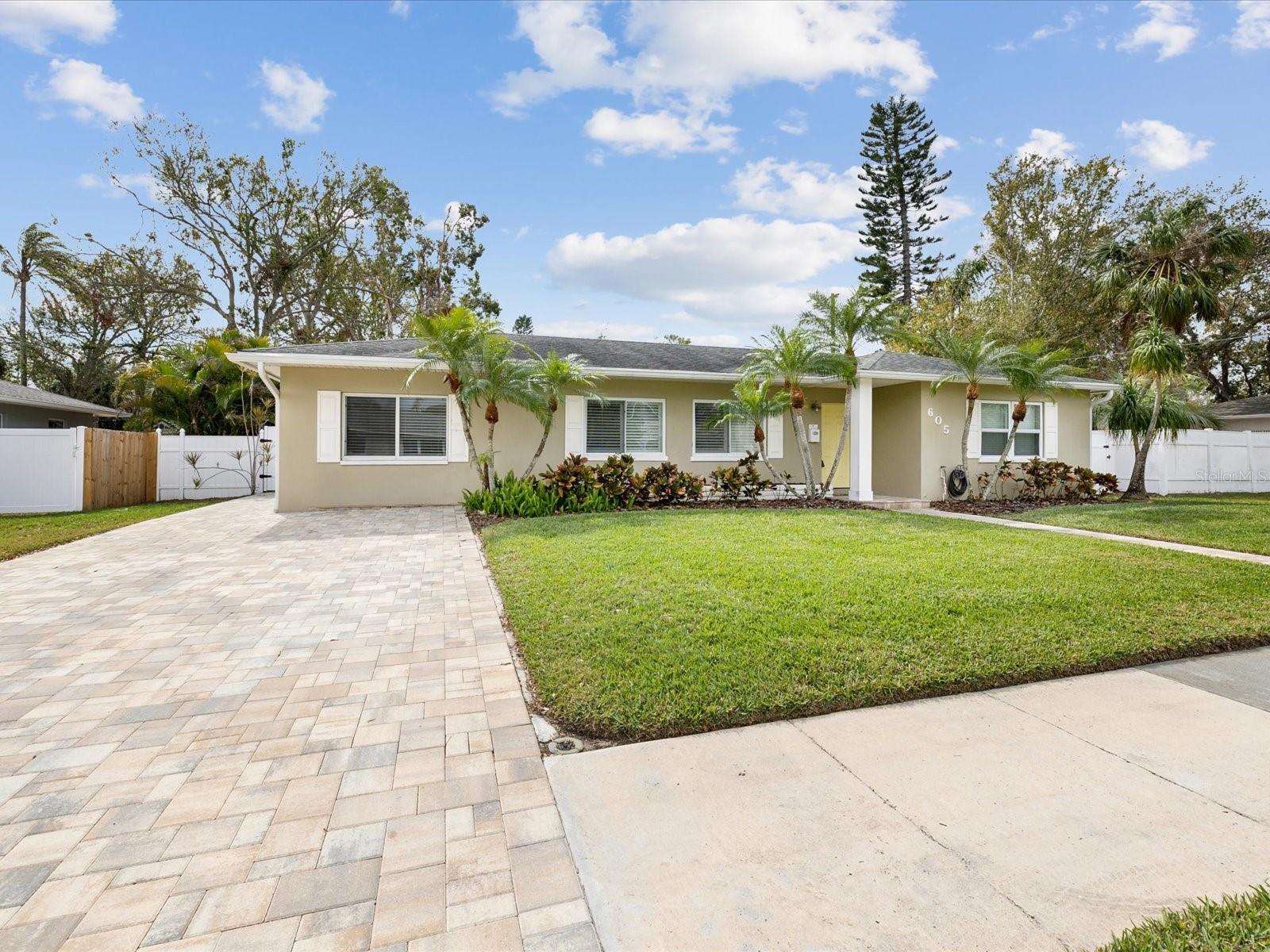 Image 36 of 67 For 605 Gardenia Street
