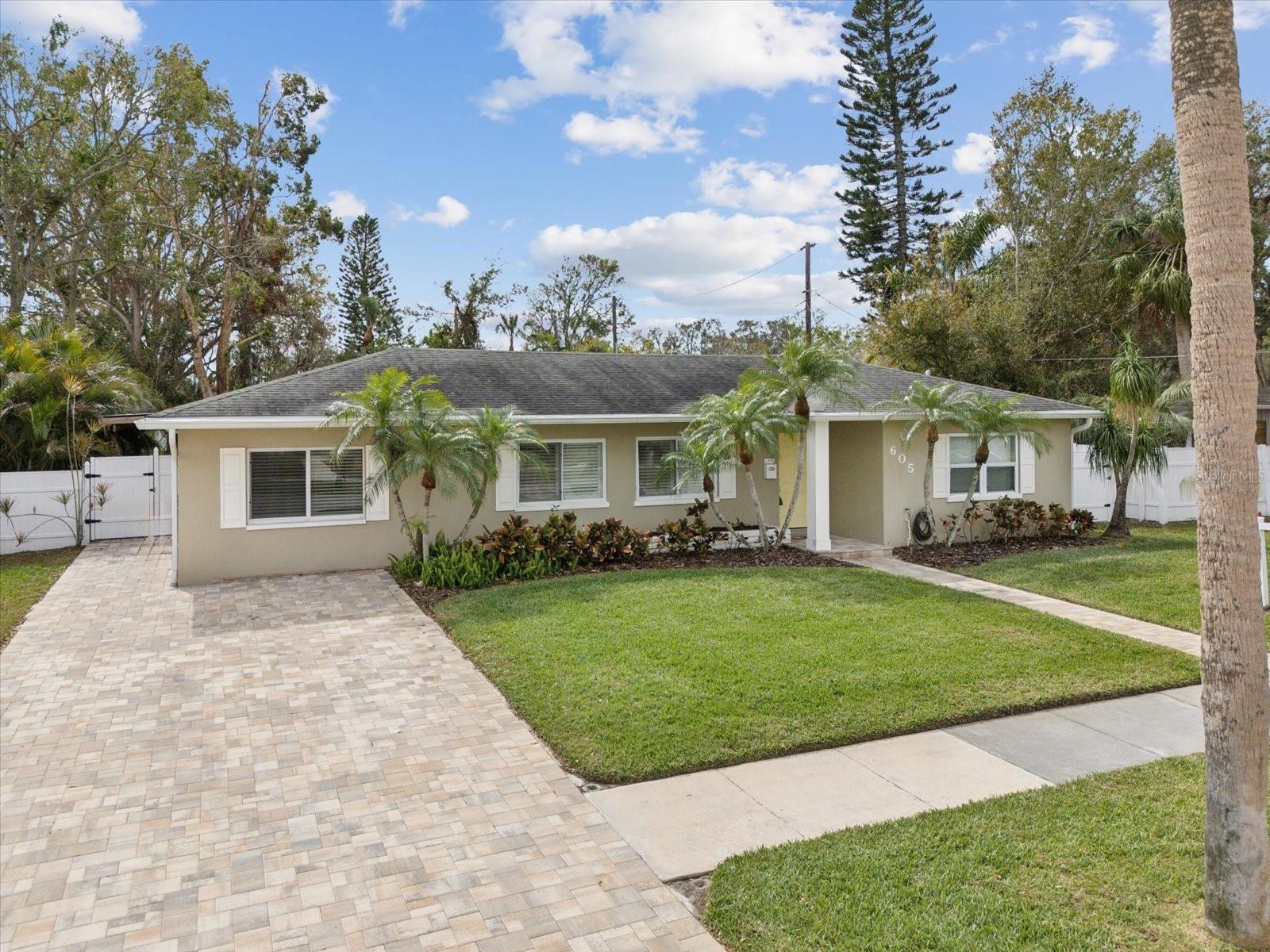 Image 40 of 67 For 605 Gardenia Street