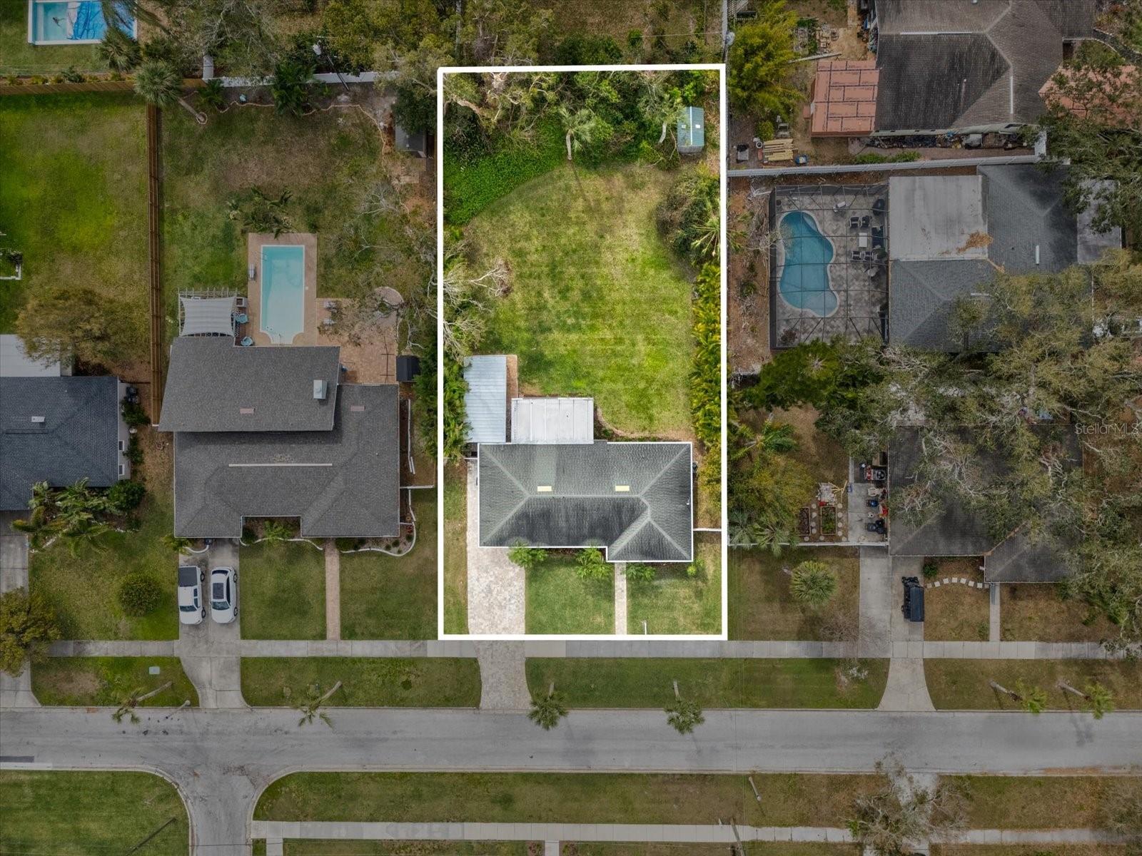Image 42 of 67 For 605 Gardenia Street