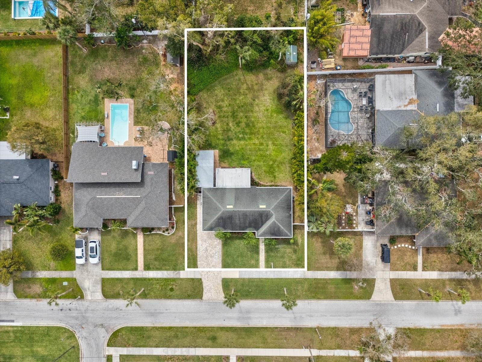 Image 43 of 67 For 605 Gardenia Street