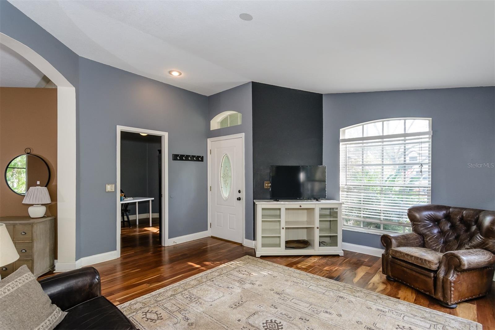 Image 11 of 76 For 5619 Essex Court