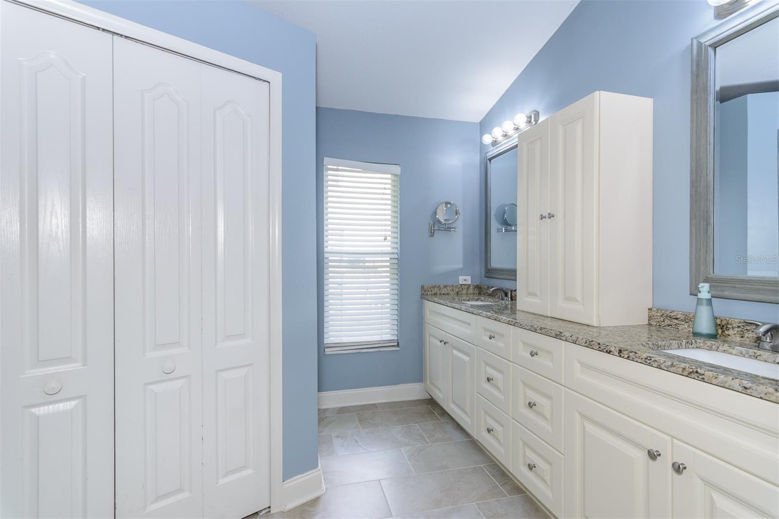 Image 32 of 76 For 5619 Essex Court