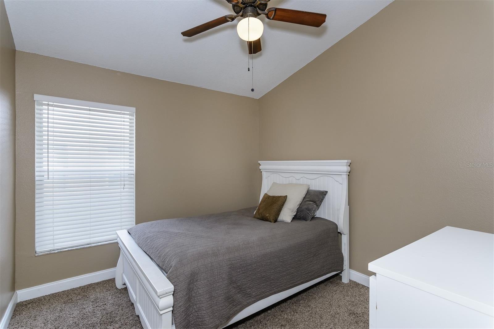 Image 39 of 76 For 5619 Essex Court