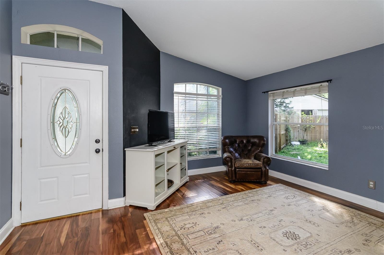 Image 6 of 76 For 5619 Essex Court