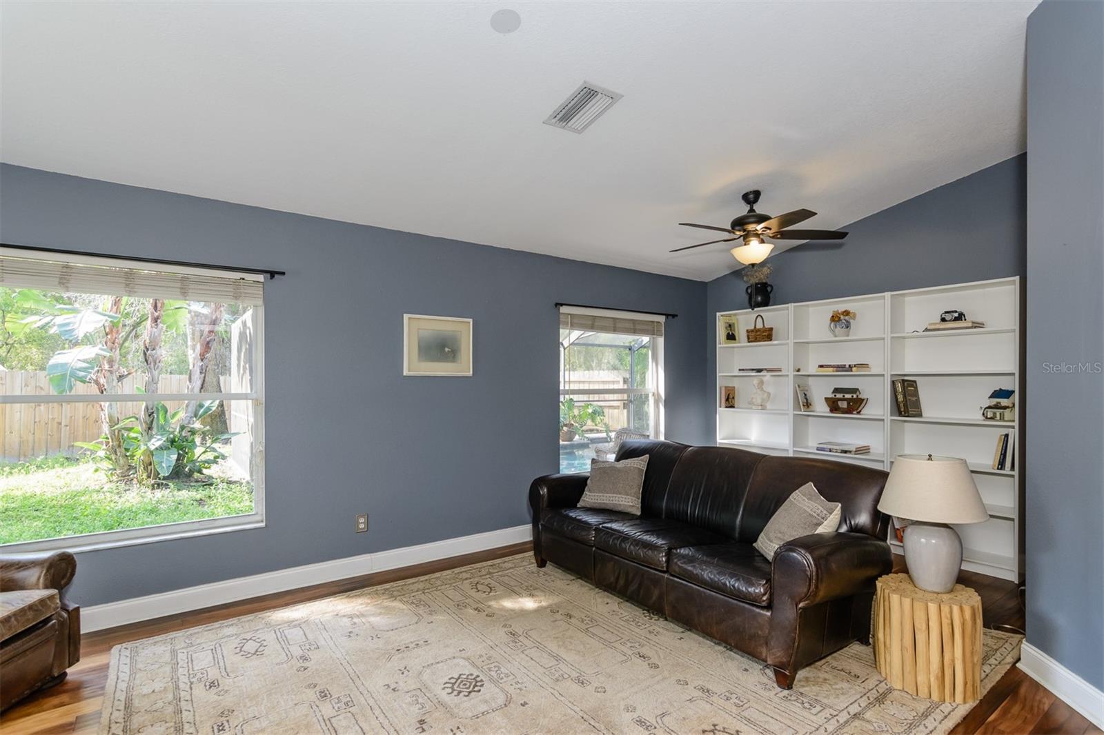 Image 7 of 76 For 5619 Essex Court