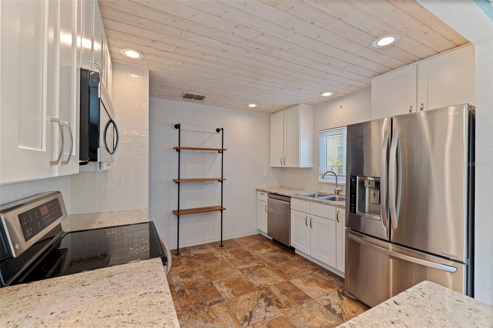 Image 11 of 34 For 131 44th Avenue N