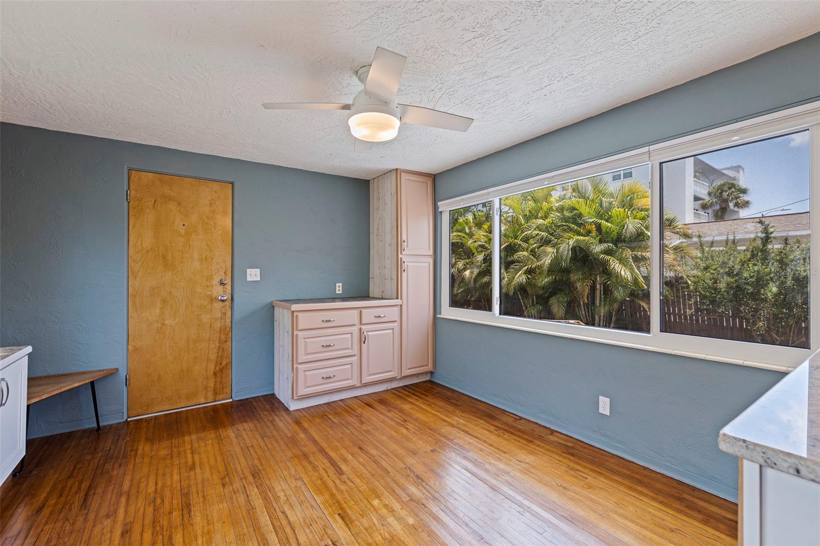 Image 13 of 34 For 131 44th Avenue N