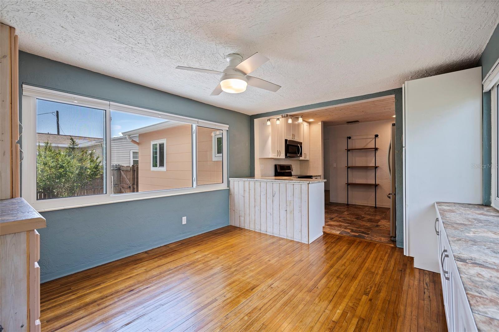 Image 14 of 34 For 131 44th Avenue N