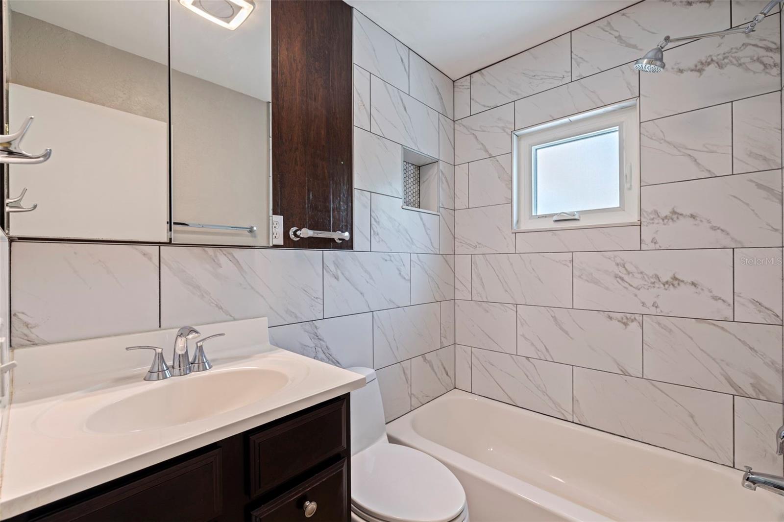 Image 19 of 34 For 131 44th Avenue N