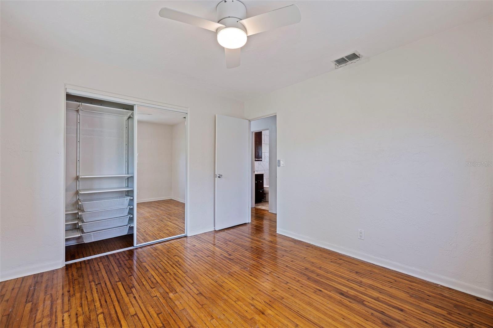Image 21 of 34 For 131 44th Avenue N