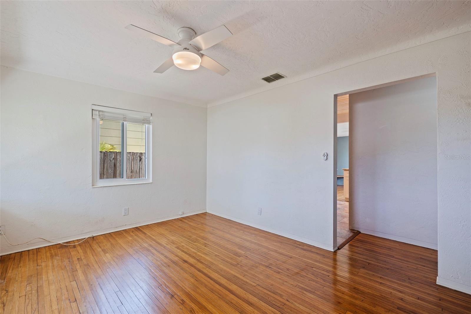 Image 22 of 34 For 131 44th Avenue N