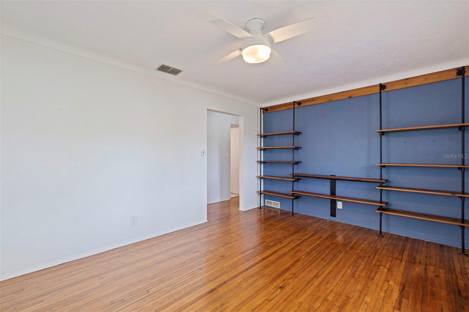 Image 6 of 34 For 131 44th Avenue N