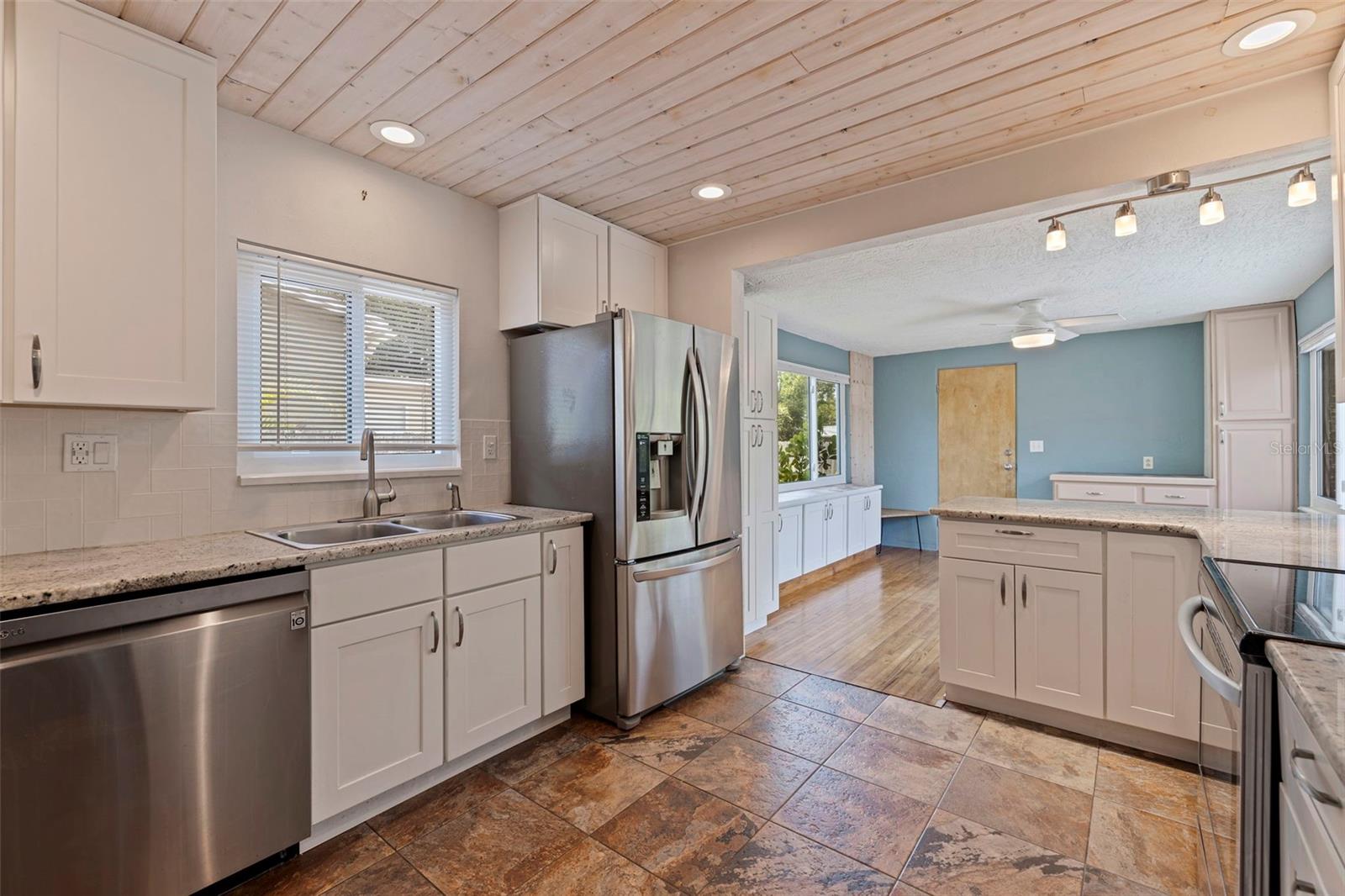 Image 7 of 34 For 131 44th Avenue N